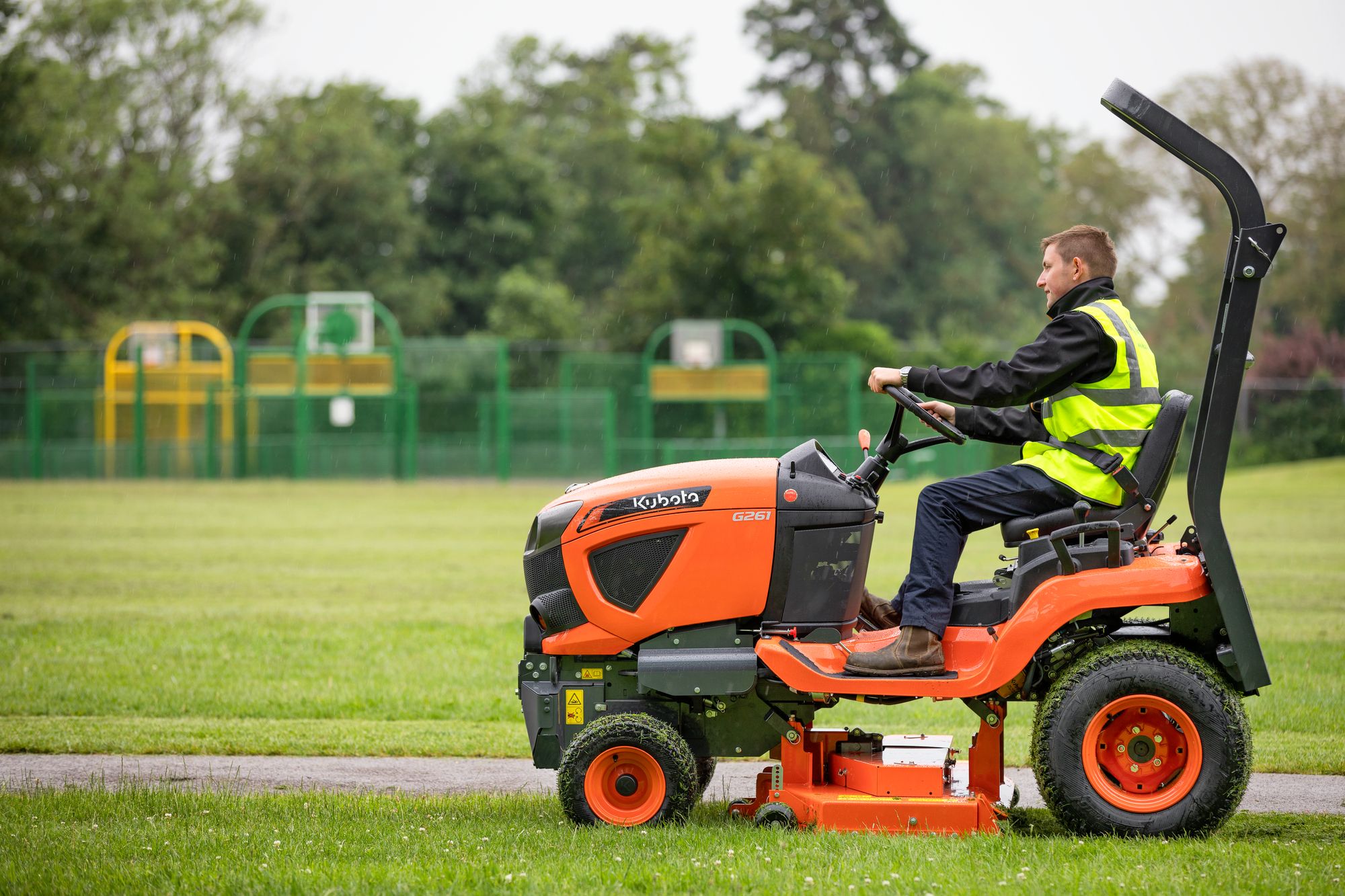 Ride-on lawn mowers: lawn tractors, zero-turn mowers & front mowers